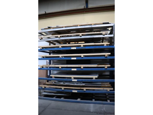 Diverse rvs platen - afbeelding 1 van  17