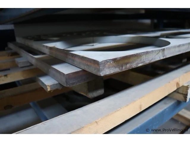 Diverse rvs platen - afbeelding 11 van  17