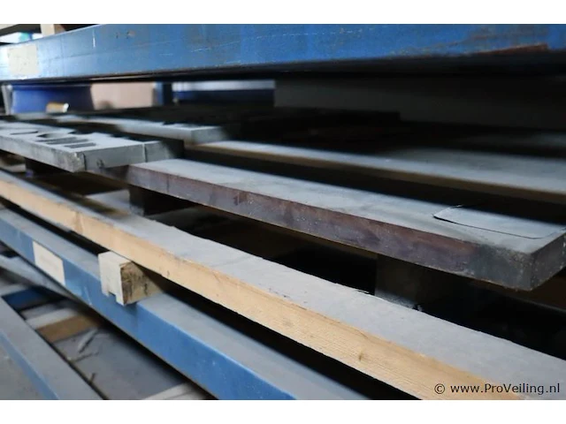 Diverse rvs platen - afbeelding 12 van  17