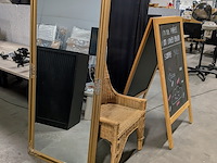 Diverse saloninrichting - afbeelding 1 van  10