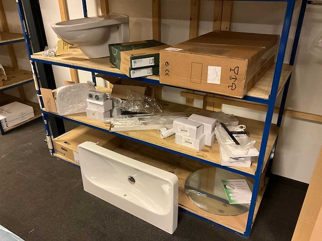 Diverse sanitair & installatiemateriaal - afbeelding 1 van  9