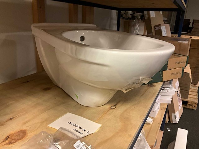 Diverse sanitair & installatiemateriaal - afbeelding 3 van  9