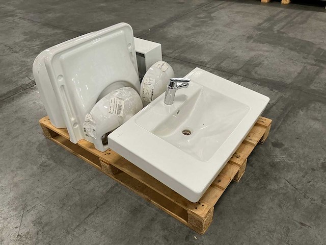 Diverse sanitair - afbeelding 3 van  8