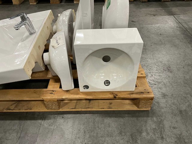 Diverse sanitair - afbeelding 6 van  8