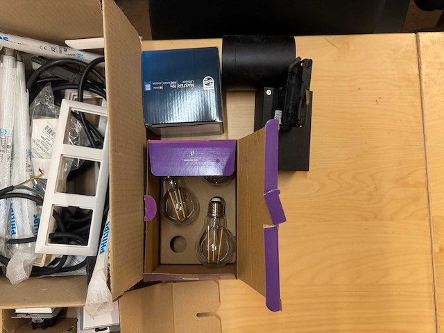 Diverse schakelaars en lampen - afbeelding 5 van  5