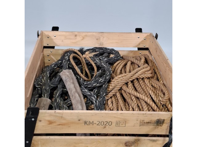 Diverse scheeps touwen - afbeelding 2 van  6