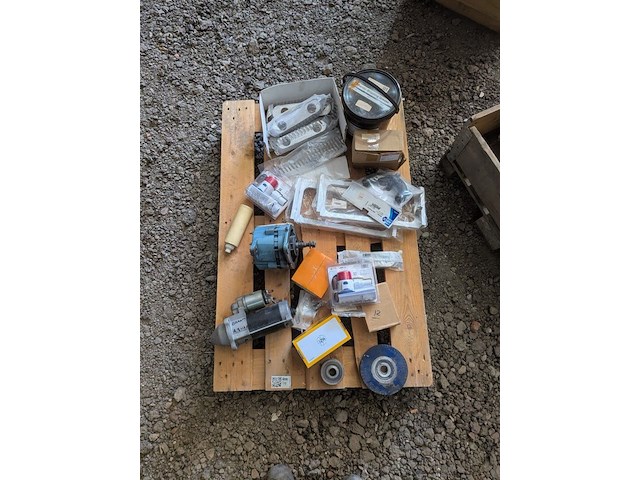 Diverse scheepsonderdelen en accessoires - afbeelding 1 van  28