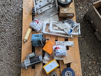 Diverse scheepsonderdelen en accessoires - afbeelding 1 van  28