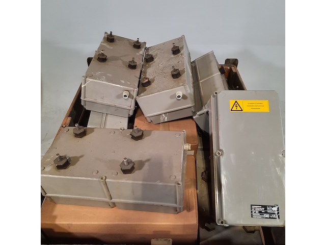 Diverse scheidingstrafo's, de drie electronics, 018 - afbeelding 2 van  5