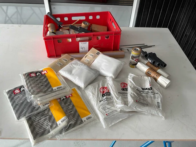 Diverse schildersmaterialen - afbeelding 2 van  4