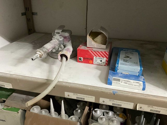 Diverse schildersvoorraad - afbeelding 1 van  3