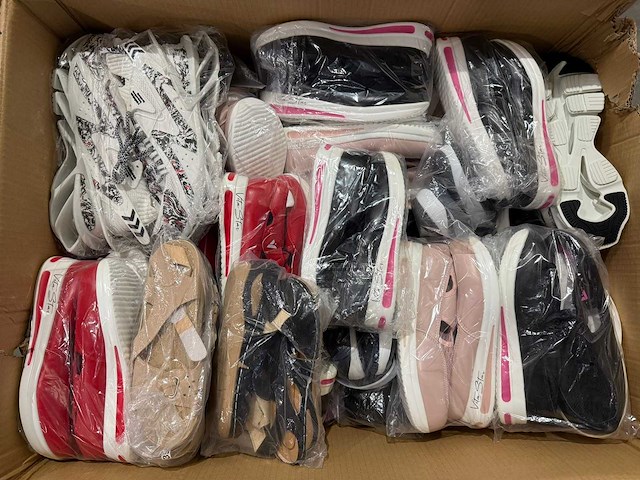 Diverse schoenen (45x) - afbeelding 1 van  6