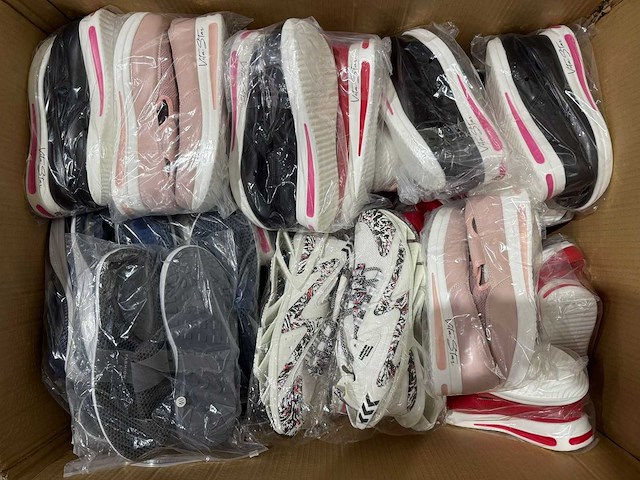 Diverse schoenen (46x) - afbeelding 1 van  6