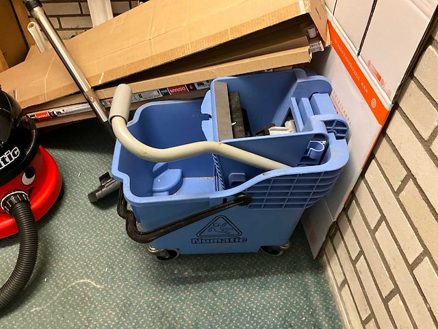 Diverse schoonmaak -en kantoorartikelen - afbeelding 10 van  14