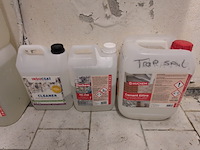Diverse schoonmaak- en reinigingsmiddelen - afbeelding 4 van  9