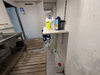 Diverse schoonmaak- en reinigingsmiddelen - afbeelding 9 van  9
