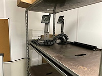 Diverse schoonmaakartikelen en planten toebehoren - afbeelding 6 van  9