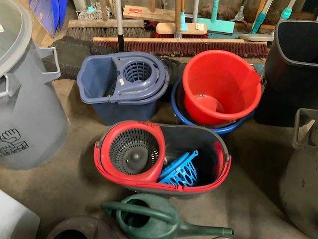 Diverse schoonmaakartikelen - afbeelding 4 van  5