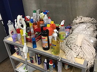 Diverse schoonmaakbenodigheden - afbeelding 3 van  4