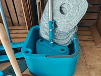 Diverse schoonmaakmaterialen - afbeelding 3 van  4