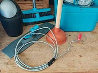 Diverse schoonmaakmaterialen - afbeelding 4 van  4