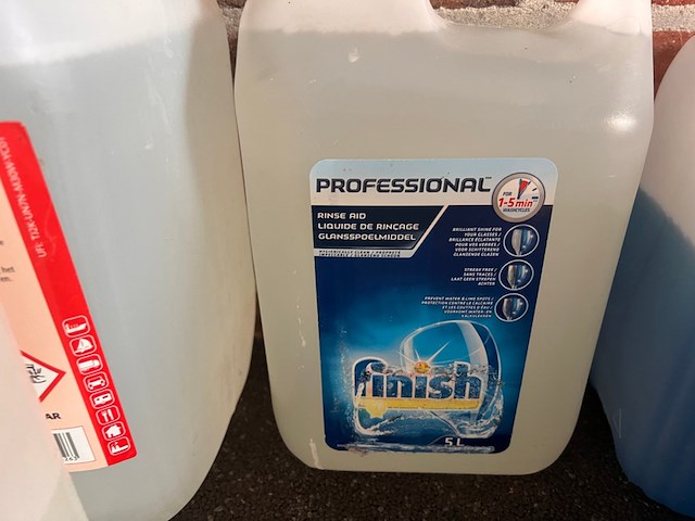 Diverse schoonmaakmiddelen voor professionele afwasmachine, huchem, 2025 - afbeelding 4 van  8