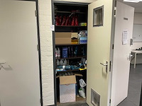 Diverse schoonmaakmiddelen - afbeelding 1 van  8