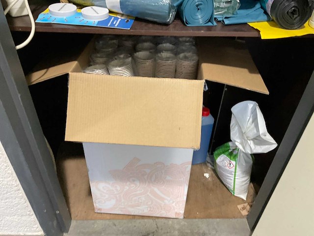 Diverse schoonmaakmiddelen - afbeelding 8 van  8