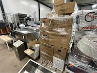 Diverse schoonmaakmiddelen - afbeelding 1 van  5