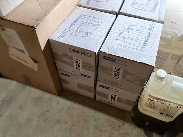 Diverse schoonmaakmiddelen - afbeelding 5 van  8