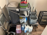 Diverse schoonmaakmiddelen - afbeelding 1 van  3