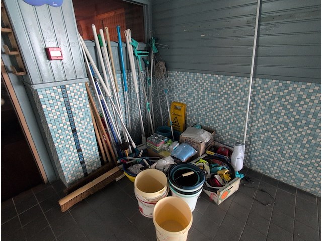 Diverse schoonmaakmiddelen - afbeelding 1 van  5