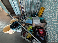Diverse schoonmaakmiddelen - afbeelding 4 van  5