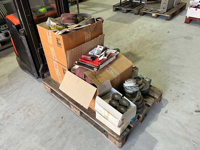 Diverse schuurbanden en wielen - afbeelding 5 van  11