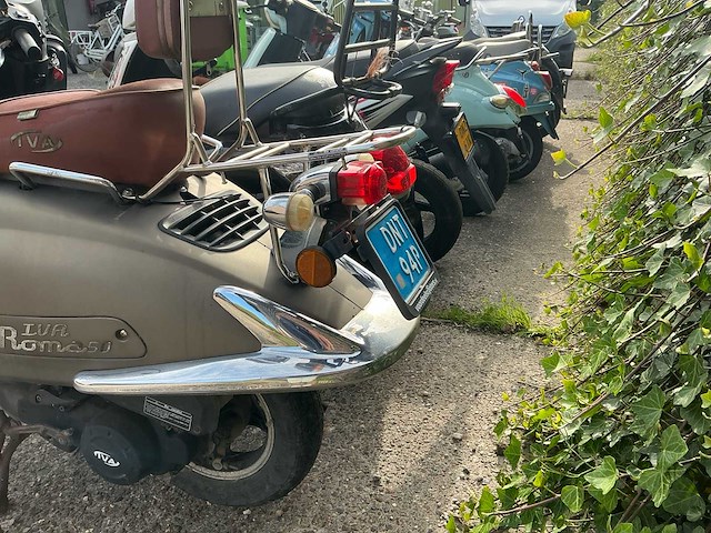 Diverse scooter (8x) - afbeelding 13 van  34