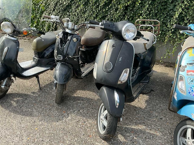 Diverse scooter (8x) - afbeelding 21 van  34