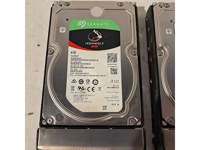Diverse server-componenten, o.a. intel , seagate & kingston - afbeelding 13 van  32