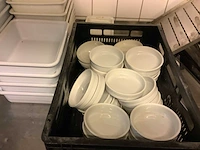 Diverse servies, kommen, schalen en bakken - afbeelding 5 van  6