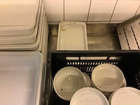 Diverse servies, kommen, schalen en bakken - afbeelding 6 van  6
