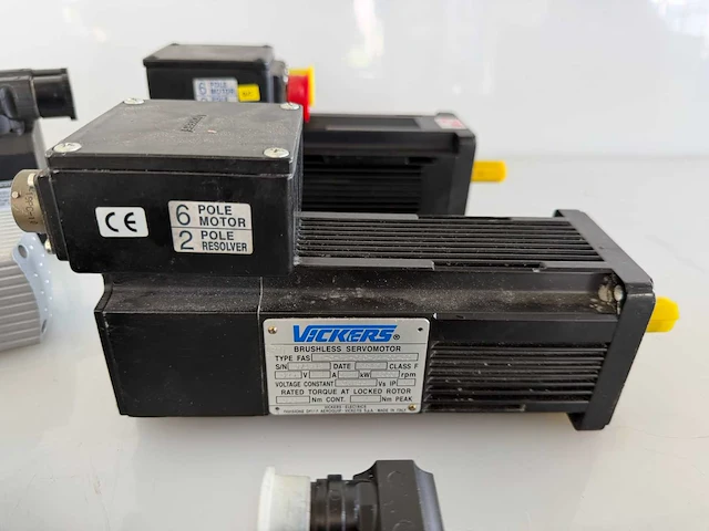 Diverse servomotoren - afbeelding 7 van  7
