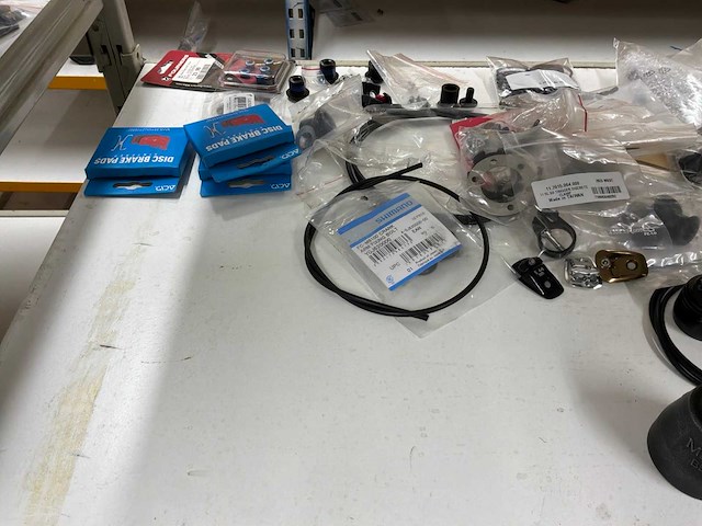 Diverse shimano / bosch / hbm / frf / megeavo fietsonderdelen en gereedschappen - afbeelding 4 van  11