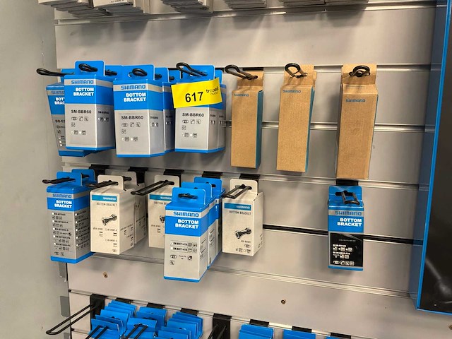 Diverse shimano bottom brackets (25x) - afbeelding 1 van  6
