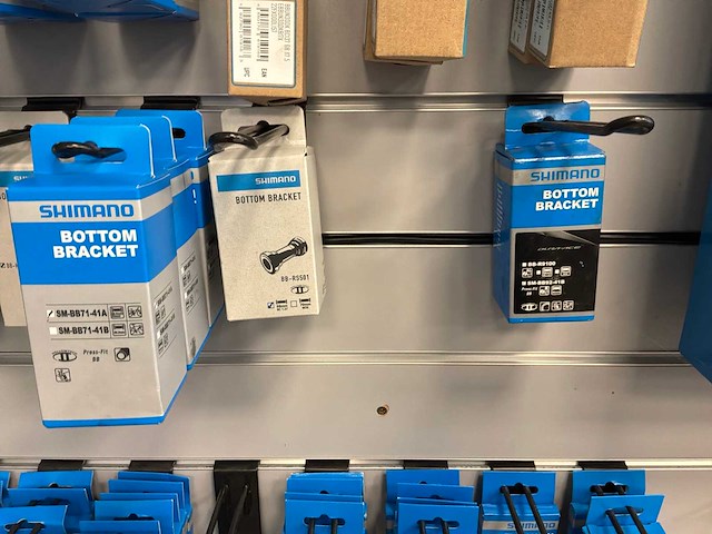 Diverse shimano bottom brackets (25x) - afbeelding 6 van  6