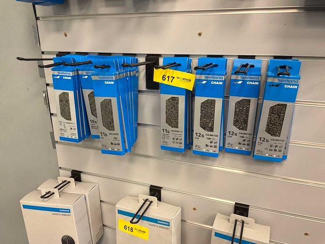 Diverse shimano kettingen (29x) - afbeelding 1 van  3
