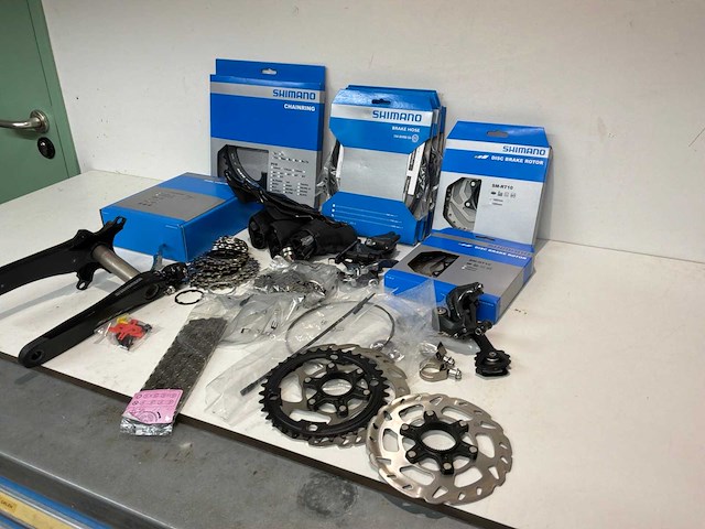 Diverse shimano sets - afbeelding 1 van  8
