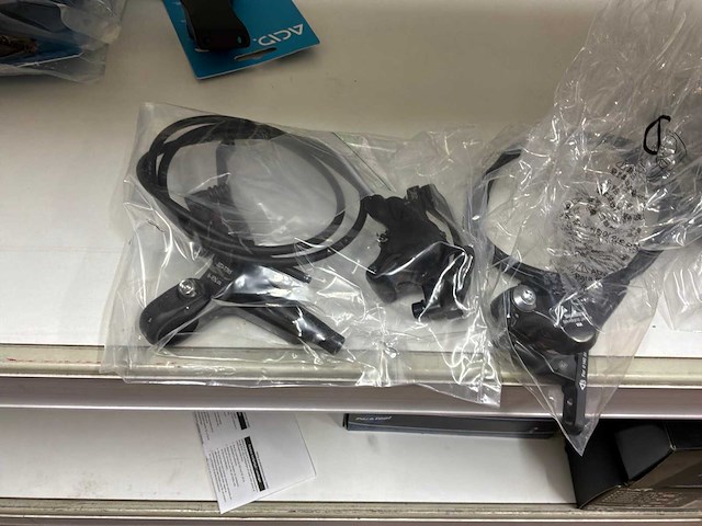 Diverse shimano / sram / elvedes / tektro fietsonderdelen - afbeelding 7 van  9