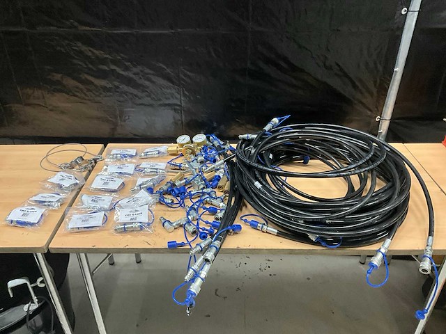 Diverse showtec co2 slangen en koppelingen - afbeelding 1 van  7