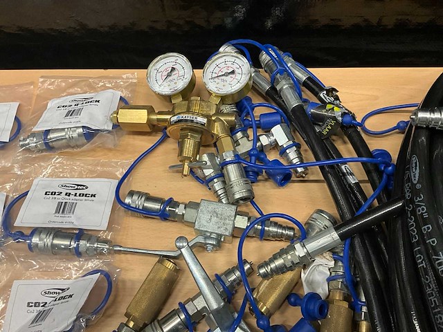 Diverse showtec co2 slangen en koppelingen - afbeelding 5 van  7