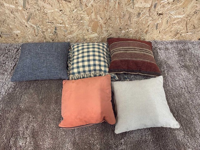 Diverse sierkussens (5x) - afbeelding 1 van  7