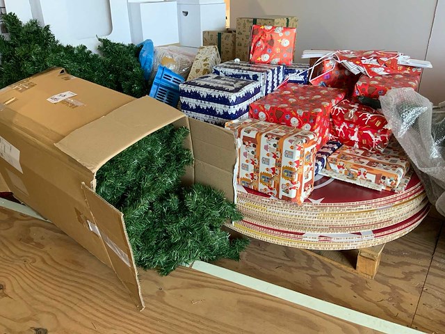 Diverse sinterklaas en kerst decoratie - afbeelding 7 van  9
